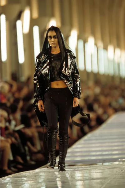 Look 3